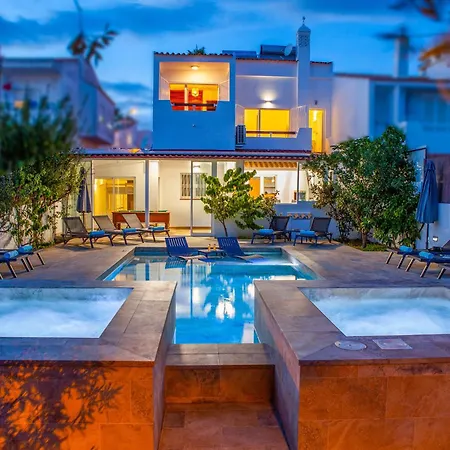 Palancar - Moradia Com Piscina Aquecível E 2 Jacuzzis -